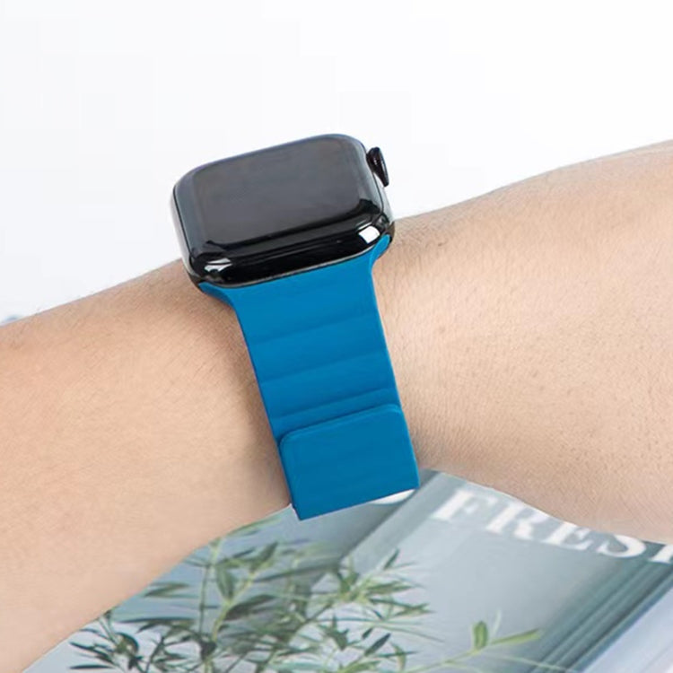 Mutural Liquid Silicone Magnetic Strap Watch Band For Apple Watch Ultra 49mm&Watch Ultra 2 49mm / Series 9&8&7 45mm / SE 3&SE 2&6&SE&5&4 44mm / 3&2&1 42mm(Blue) - Watch Bands by Mutural | Online Shopping UK | buy2fix